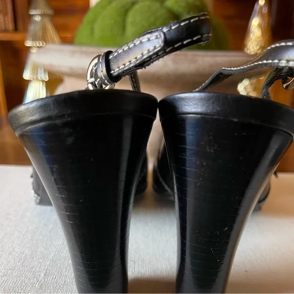 Naturalizer NWOT Black Slingback Sandals with Silver Buckle - Picture 11 of 12